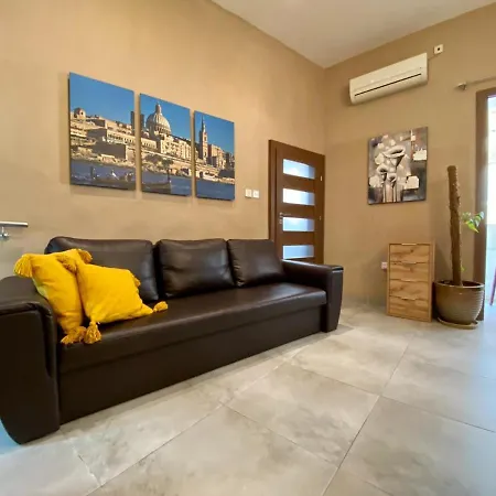 Maltese Town House Apartment *
